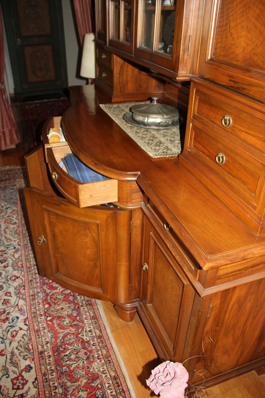 Credenze: Antikes Buffet aus Nussbaum 1920 – Usato da Thun venduto da Unitho 4