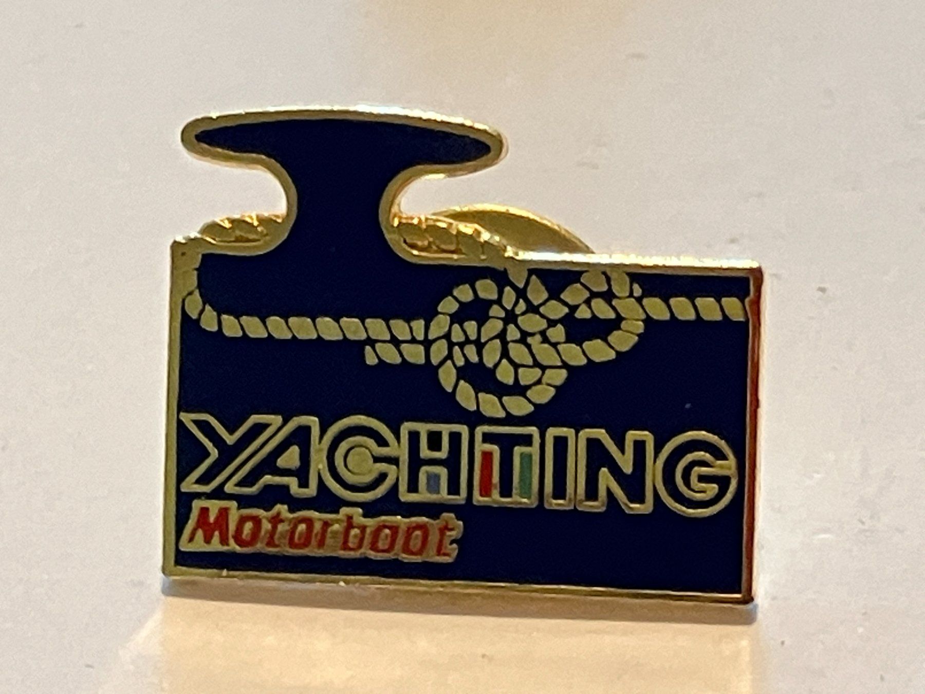 Placchette & Badge: 1 Pin Yachting Motorboot – Usato da Basel venduto da djwwpp