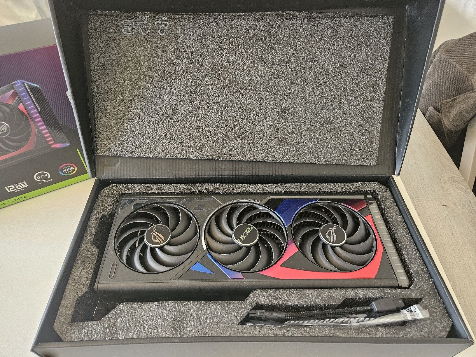 Nvidia Schede grafiche: ROG NVIDIA RTX 4070 Ti 12GB – Usato da Zürich venduto da Aliver 1
