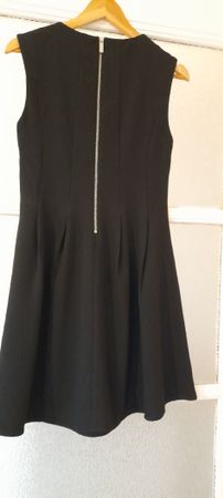 Schickes, kleines Schwarzes von Vila, Grösse S, neuwertig
