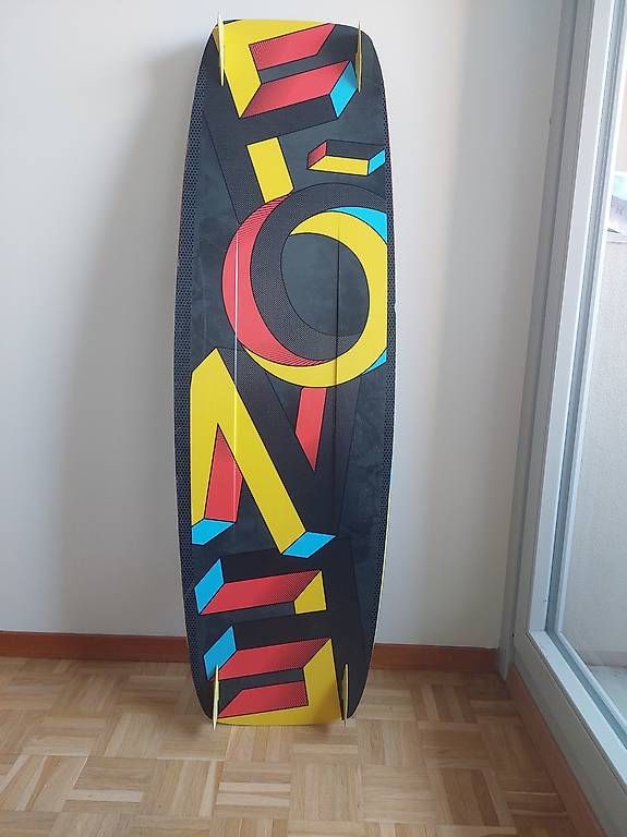 Kite: Planche kite F-one 132 x 40 carbone  – Gebraucht aus Estavayer le lac von Stefou 1