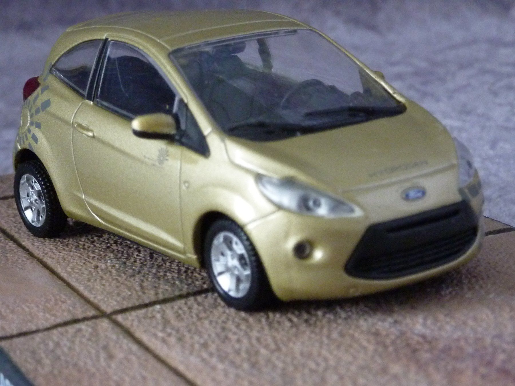 Ford Modellautos: Ford Ka James Bond 1:43 – Neu (gemäss Beschreibung) aus Dürrenäsch von modellautos4you 4