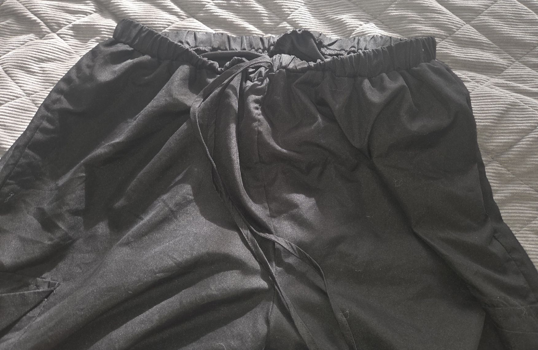 Pantaloni: Schwarze Sommerhose, Grösse 3XL – Usato da Utzenstorf venduto da Ernie_und_Bert 1