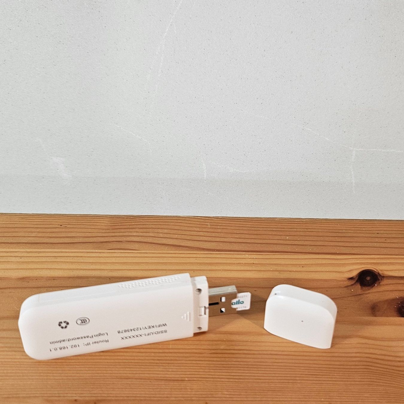 Modem & Router: 4G LTE USB WLAN Router Nano SIM bis 10 Geraete Win Linux – Nuovo e nell'imballaggio originale da Hundwil venduto da Equiply 8