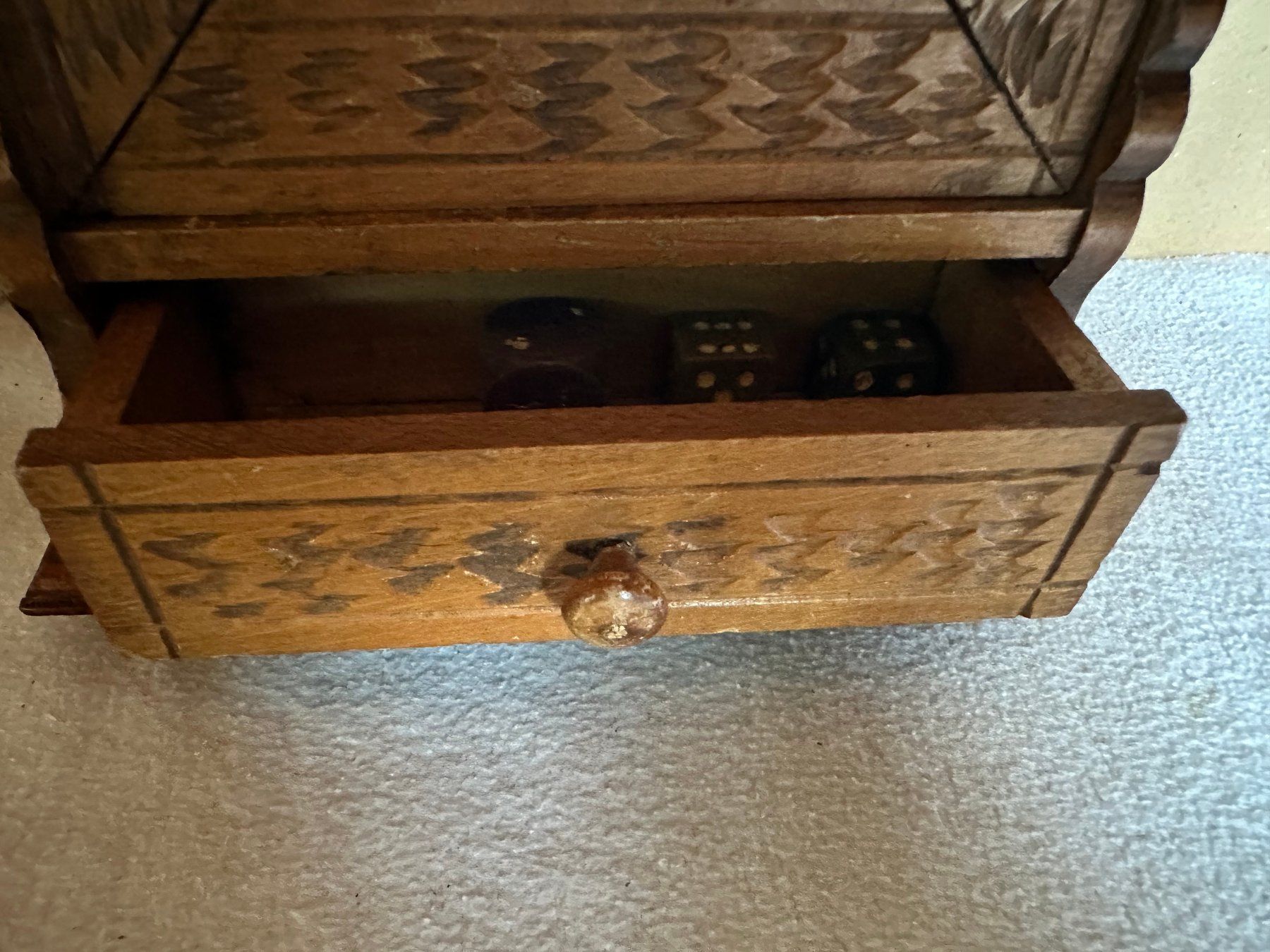 Maisons & Meubles de poupées: Armoire en bois pour maison de poupée – D'occasion à Ste-Croix par mjmg 4