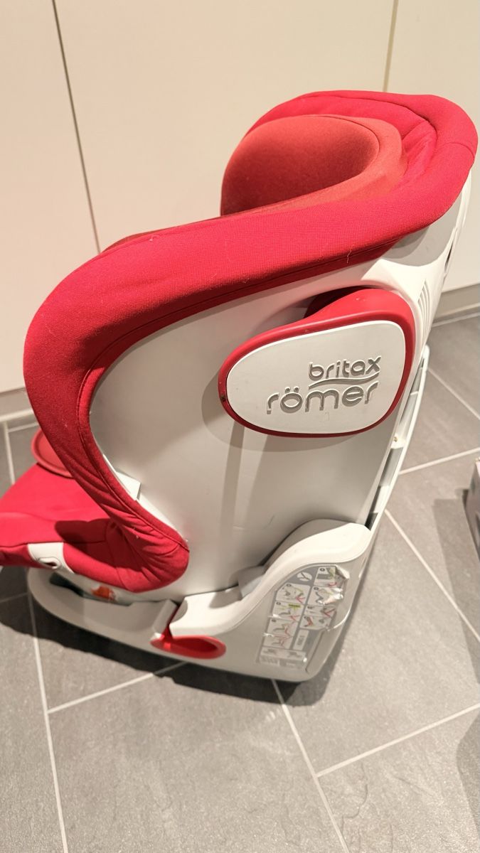 Britax Römer Seggiolini per auto: Britax Römer Autositz Top Zustand, Rot – Usato da Hagendorn venduto da VS0506 1