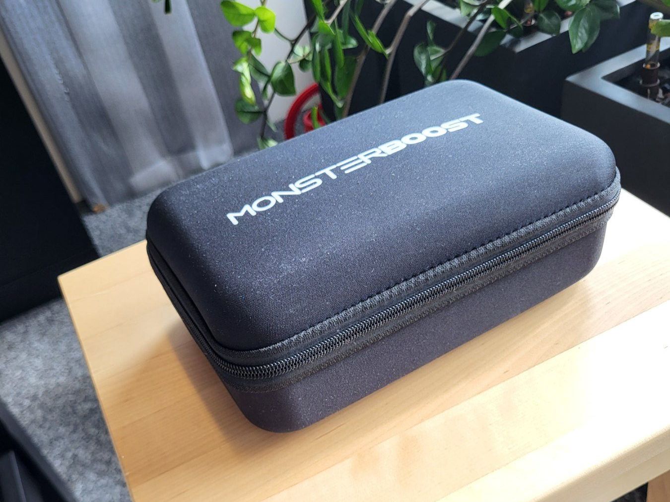 Caricabatterie: Monsterboost Plus Starthilfe PBS 012600, neuwertig – Nuovo (secondo la descrizione) da Rümlang venduto da Greenliff 1