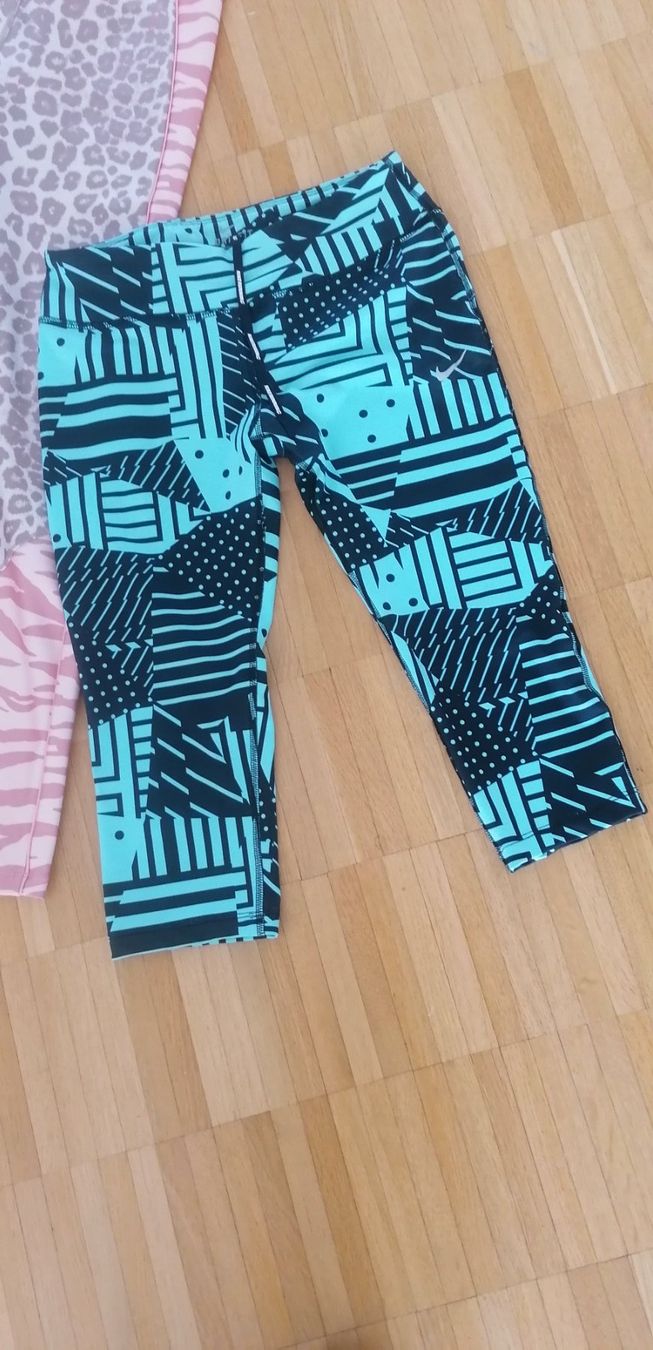 Nike Leggings: Nike Sportlegging – Usato da Laufenburg venduto da megane1959 2
