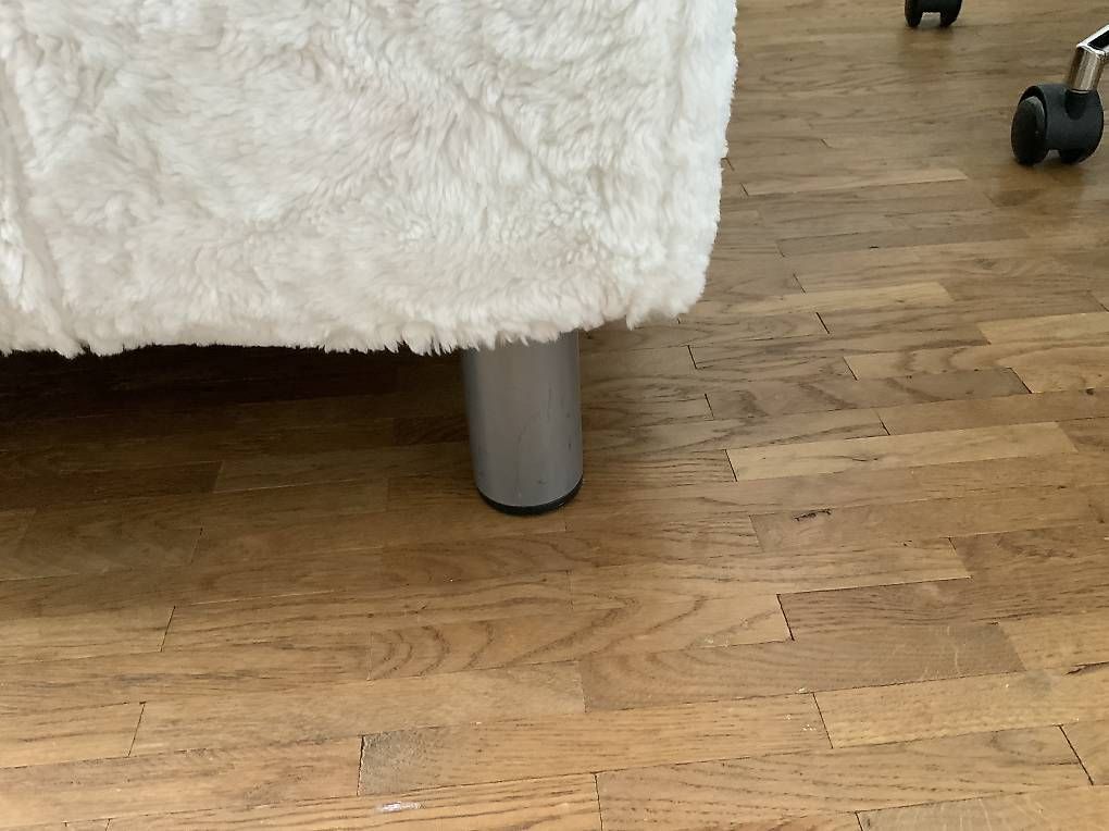 Ikea Divani: Weisses Ikea Sofa Klippan – Usato da Wichtrach venduto da Mbabeli 1