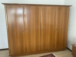 Erwachsenen Schlafzimmer Schrank und Stände aus Holz