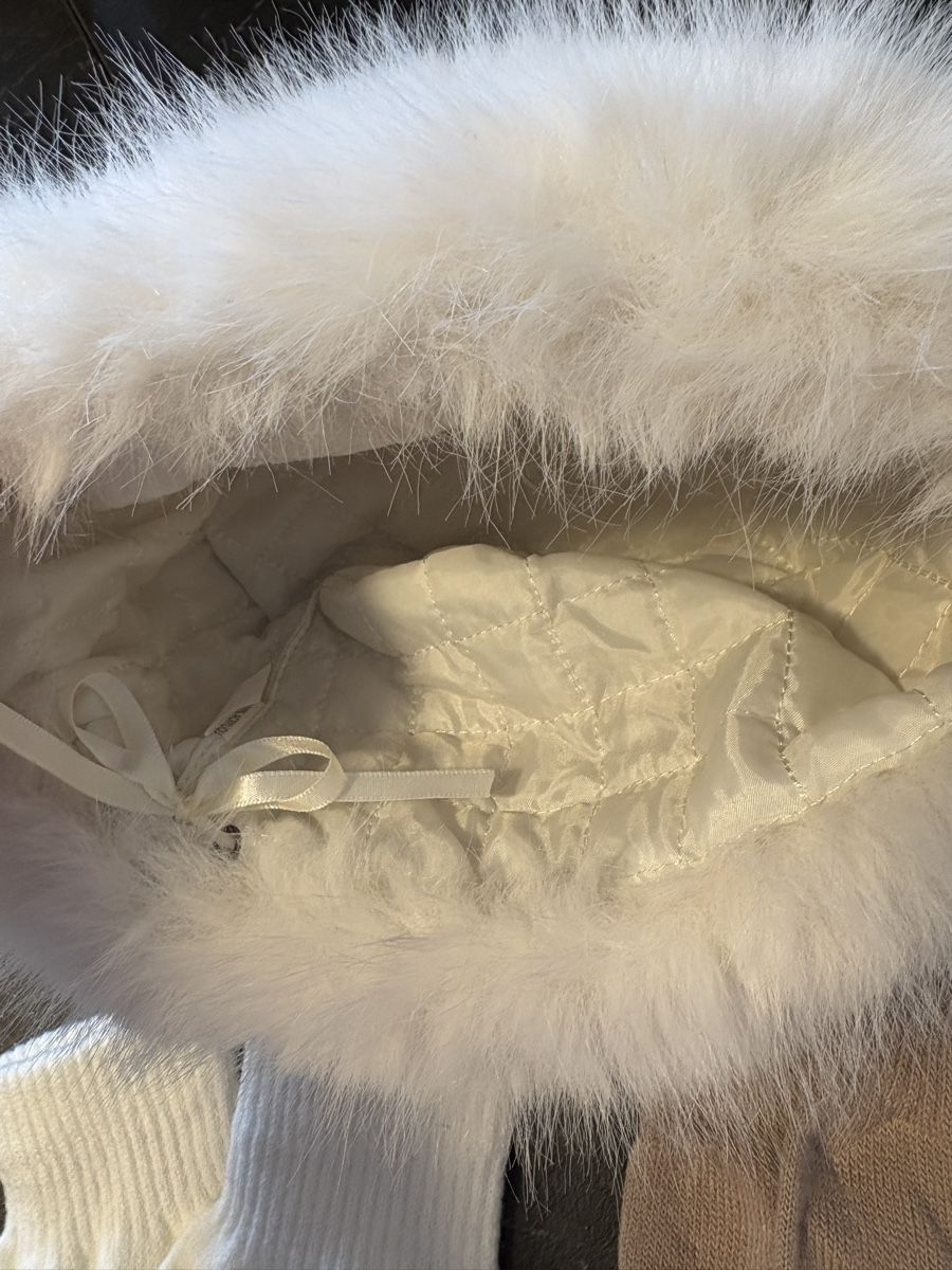 Lotti di vestiti: Slavic Mütze & Handschuhe, neuwertig – Usato da Uster venduto da Jessicajjk 1