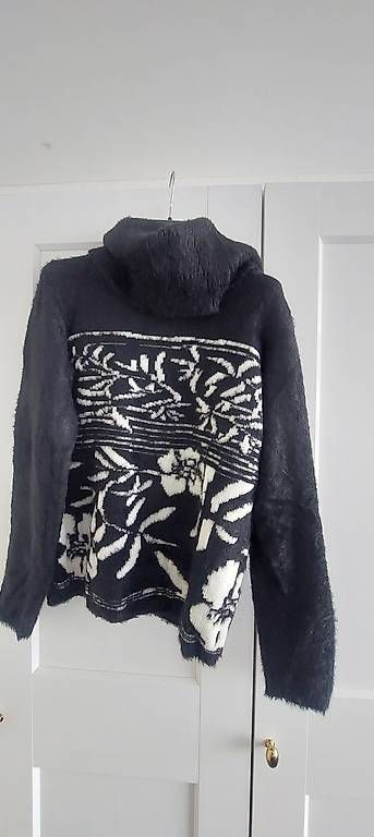 Pulls & Sweat-shirts: Kuschliger Wollpullover – D'occasion à Chur par mal_6m7r