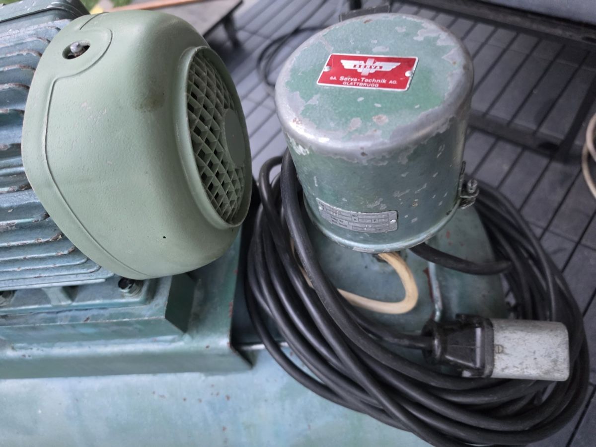 Compressori: Serva-Technik Kompressor SHE-45 / SEC-0-12,150L, – Usato da Grenchen venduto da Mary.J 4