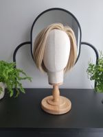Neue Perücke. Monofilament-Seitenscheitel