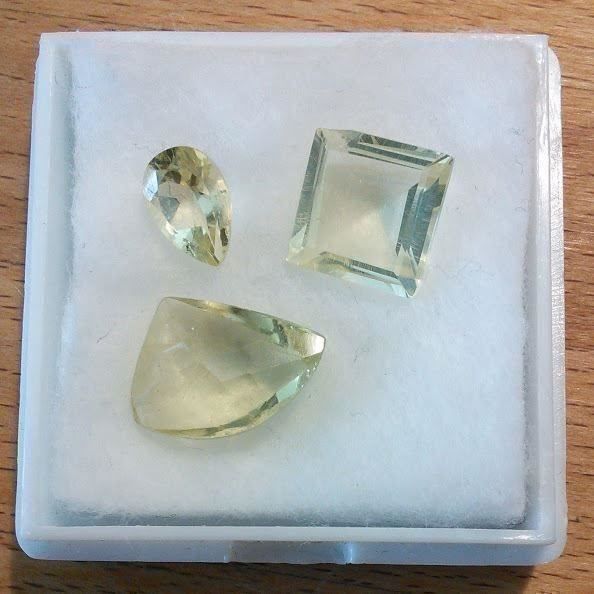 Pierres précieuses: Citrone Quartz 10.69ct Lot – Neuf avec emballage d'origine à zuerich par Jewlsdesign