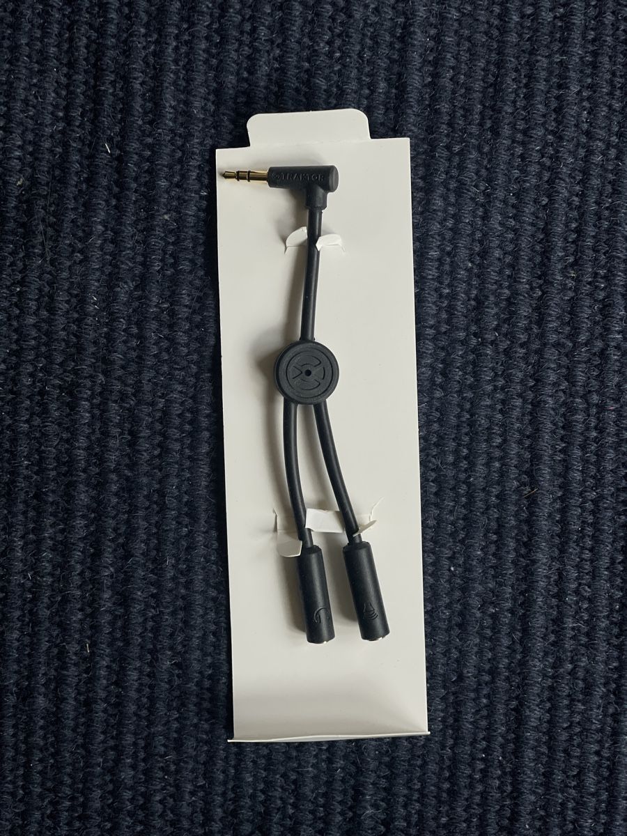 Cavi: Traktor dj splitter cable – Usato da Zürich venduto da AnnaM_ 2