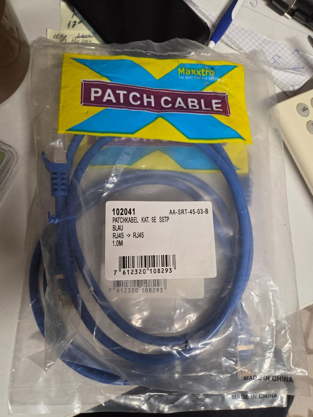 Kabel: Netzwerkkabel Patchkabel Cat5e kat5e Rj45 UKV maxxtro 1m – Neu und originalverpackt aus Zürich von Alibaba1234