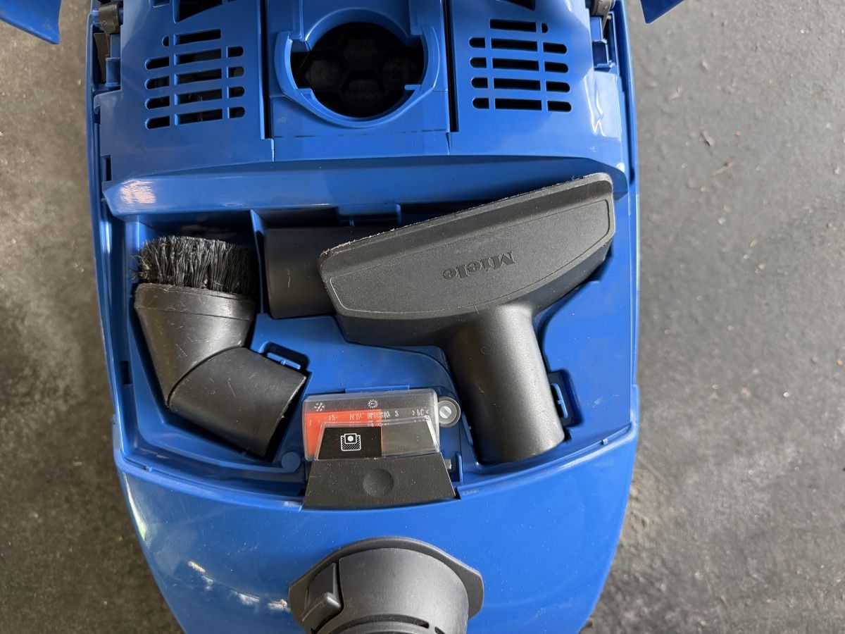 Aspirapolveri & Accessori: Miele Sonata Vacuum Cleaner - Blue, 2000W  – Usato da Wattwil venduto da mkt_s2l5 4