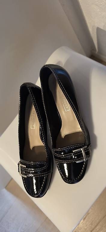 Scarpe da donna: Navyboot Lackleder Loafer, schwarz – Usato da Wolfhausen venduto da LoukAudio 2
