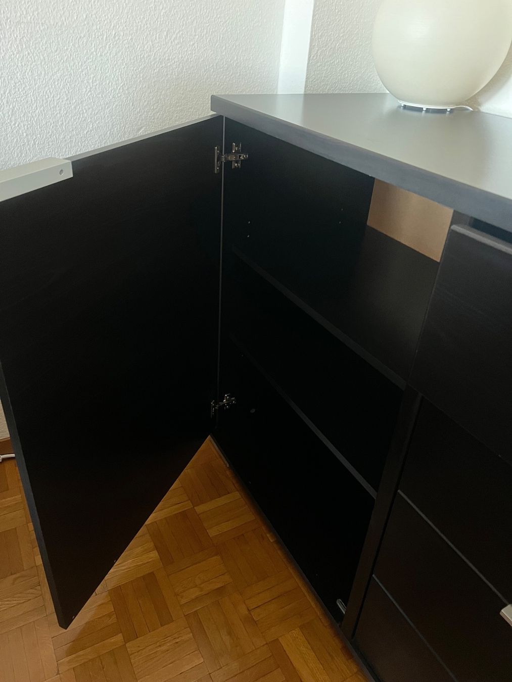 Cassettiere: Grande commode/bahut moderne noir en bois – Usato da Lausanne venduto da zan_7mrq 2