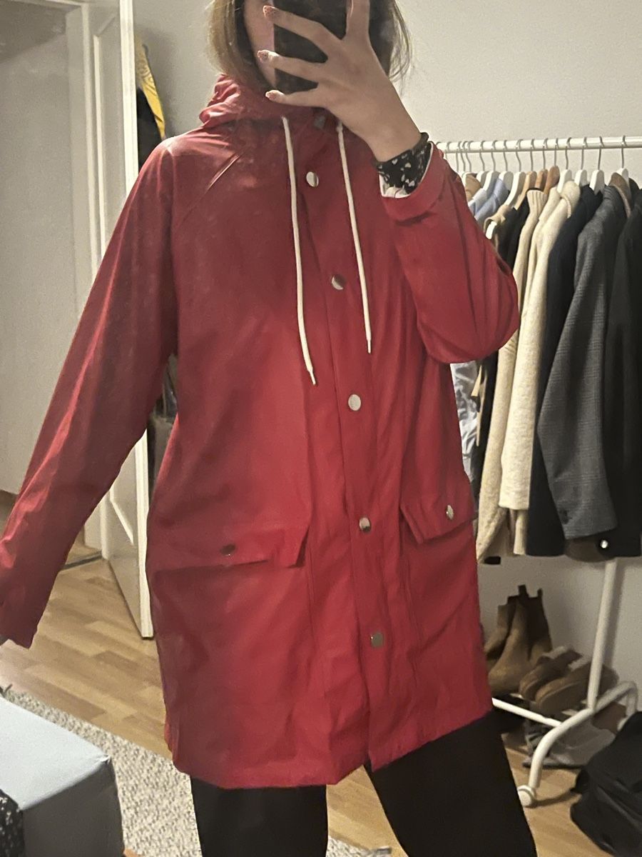 H&M Giacche: Red water proof jacket  – Usato da Vezia venduto da chi_byp8 6