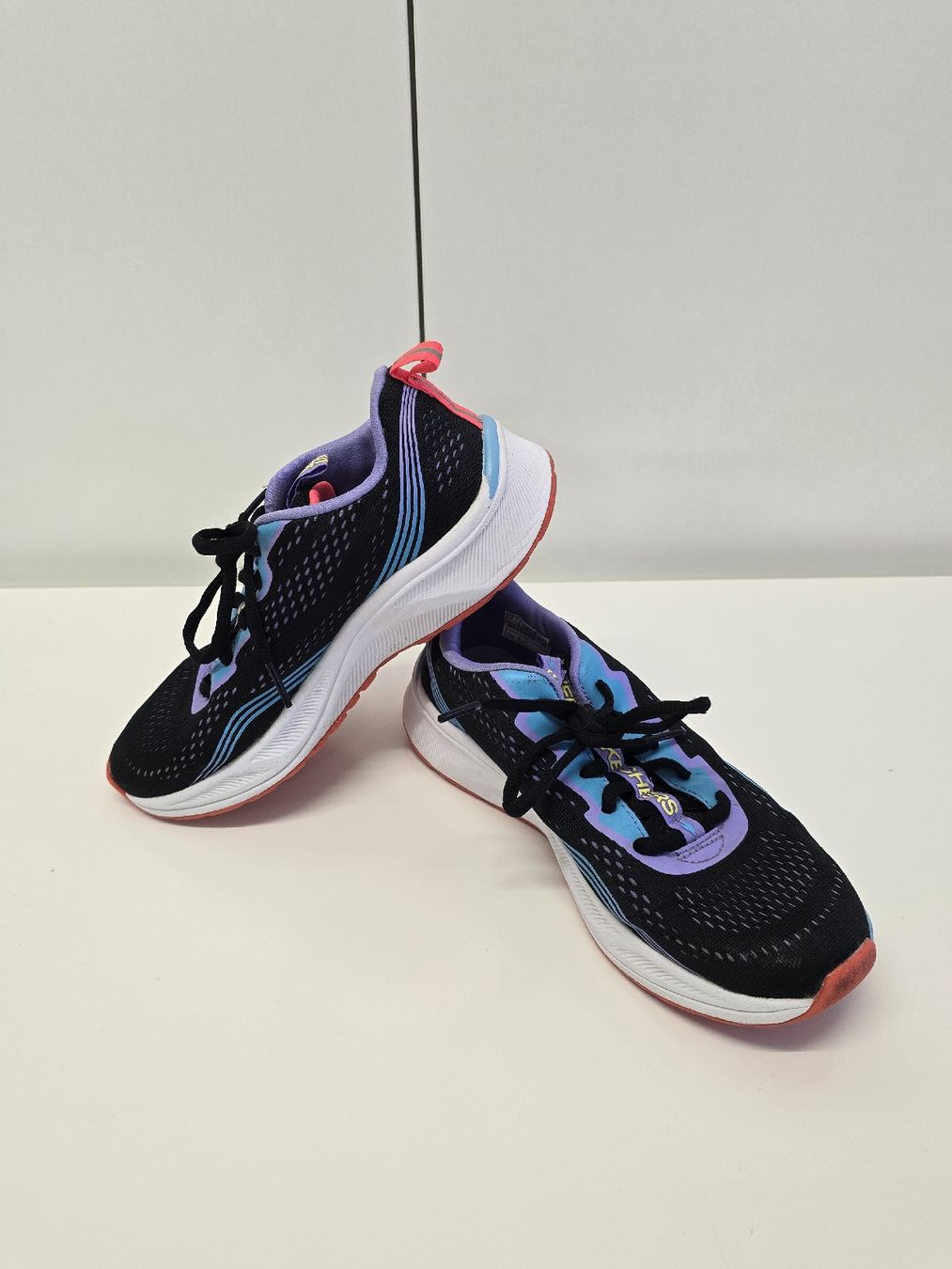 Skechers Scarpe per ragazze: Skechers Sneaker Mädchen Gr.36 – Usato da St. Gallen venduto da CAPYCORP 1