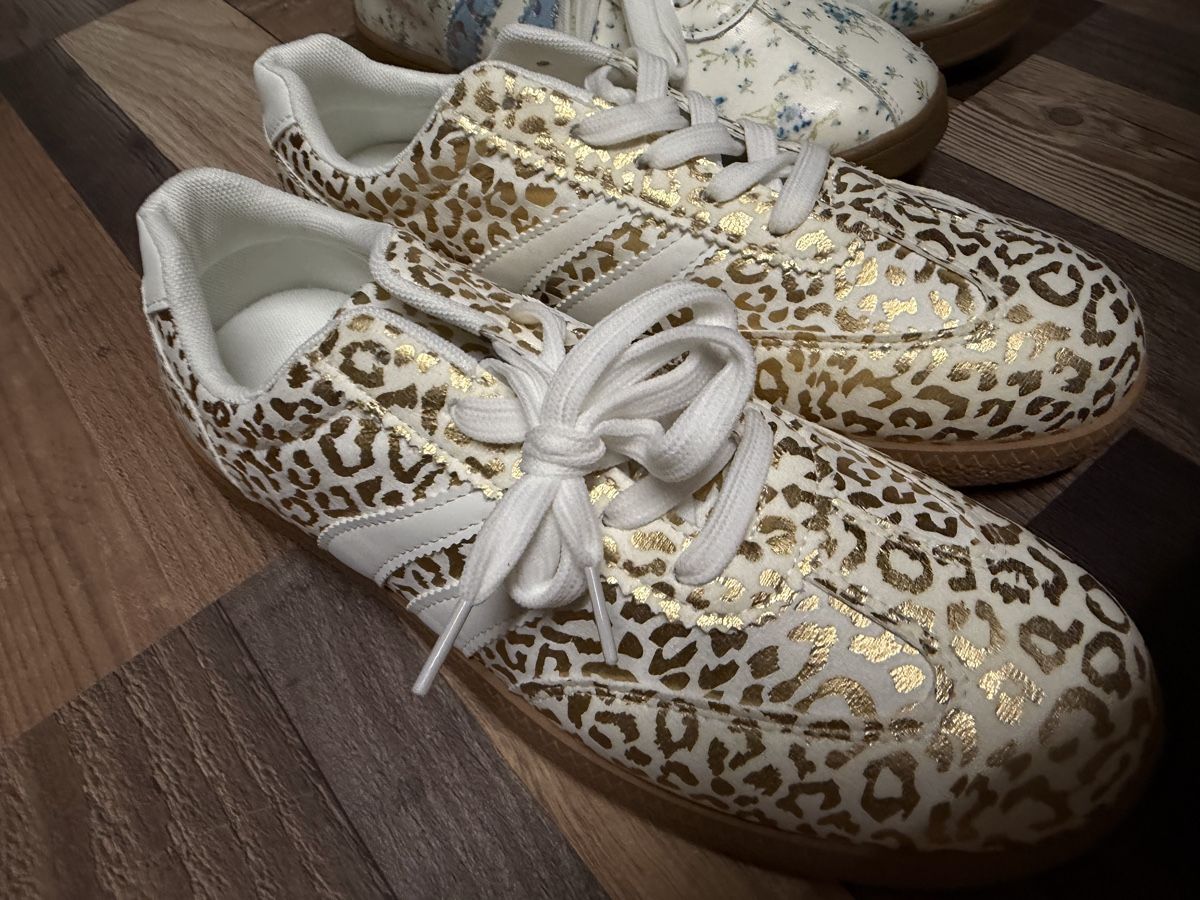 Scarpe da donna: Sneaker Damenschuhe gemustert Grösse 40 neu – Nuovo (secondo la descrizione) da Utzenstorf venduto da ybwarrior 2
