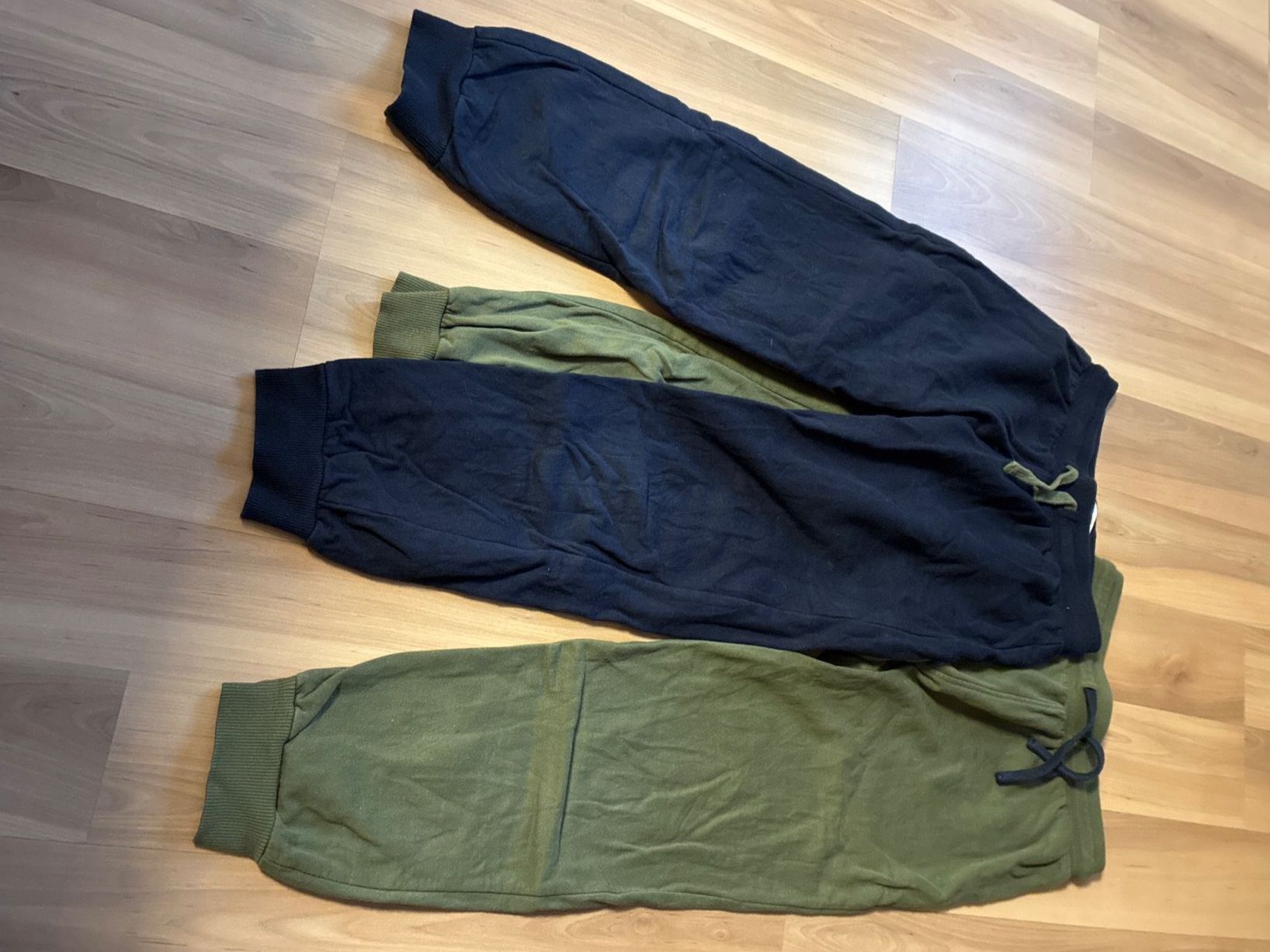 Pantaloni: Stoffhosen-Set Grösse 134 – Usato da Vilters venduto da san_2t9g