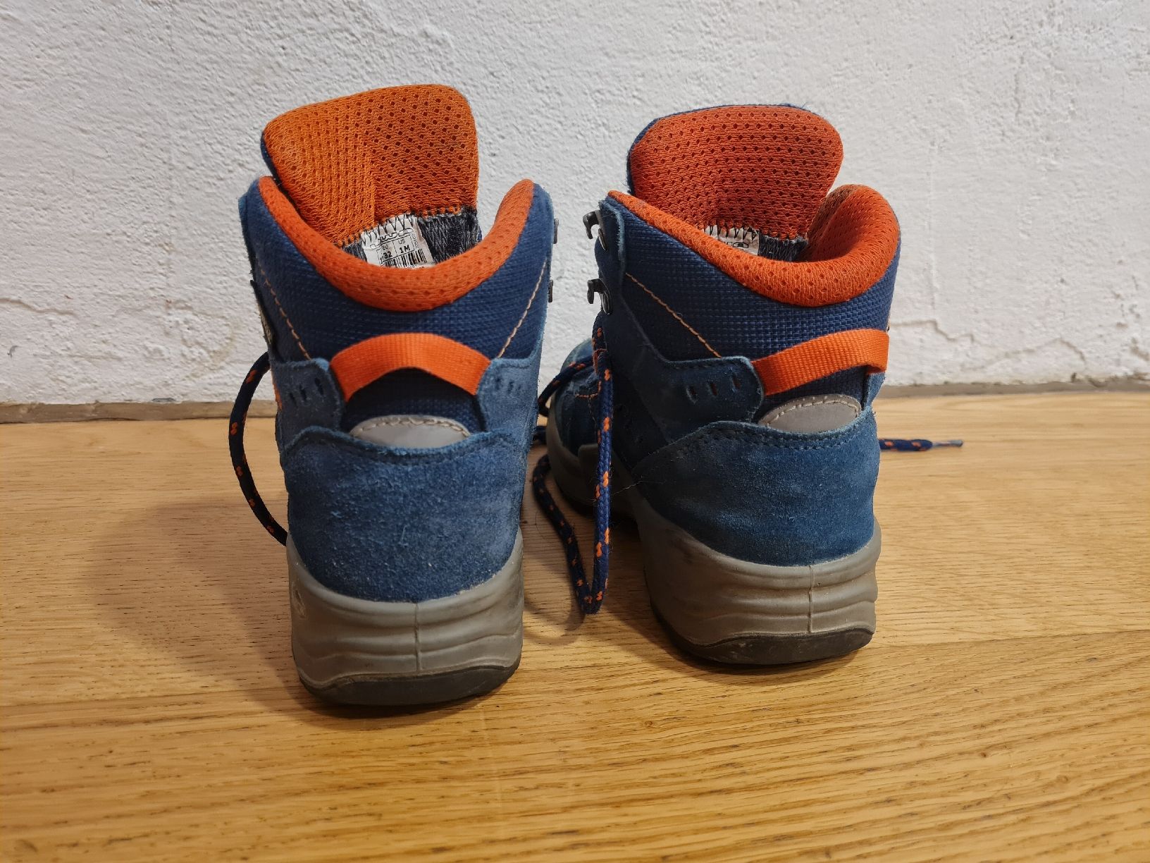 Lowa Scarpe per ragazzi: Wanderschuhe Lowa Mid Junior blau Grösse 32  – Usato da Cazis venduto da kufisen01 1