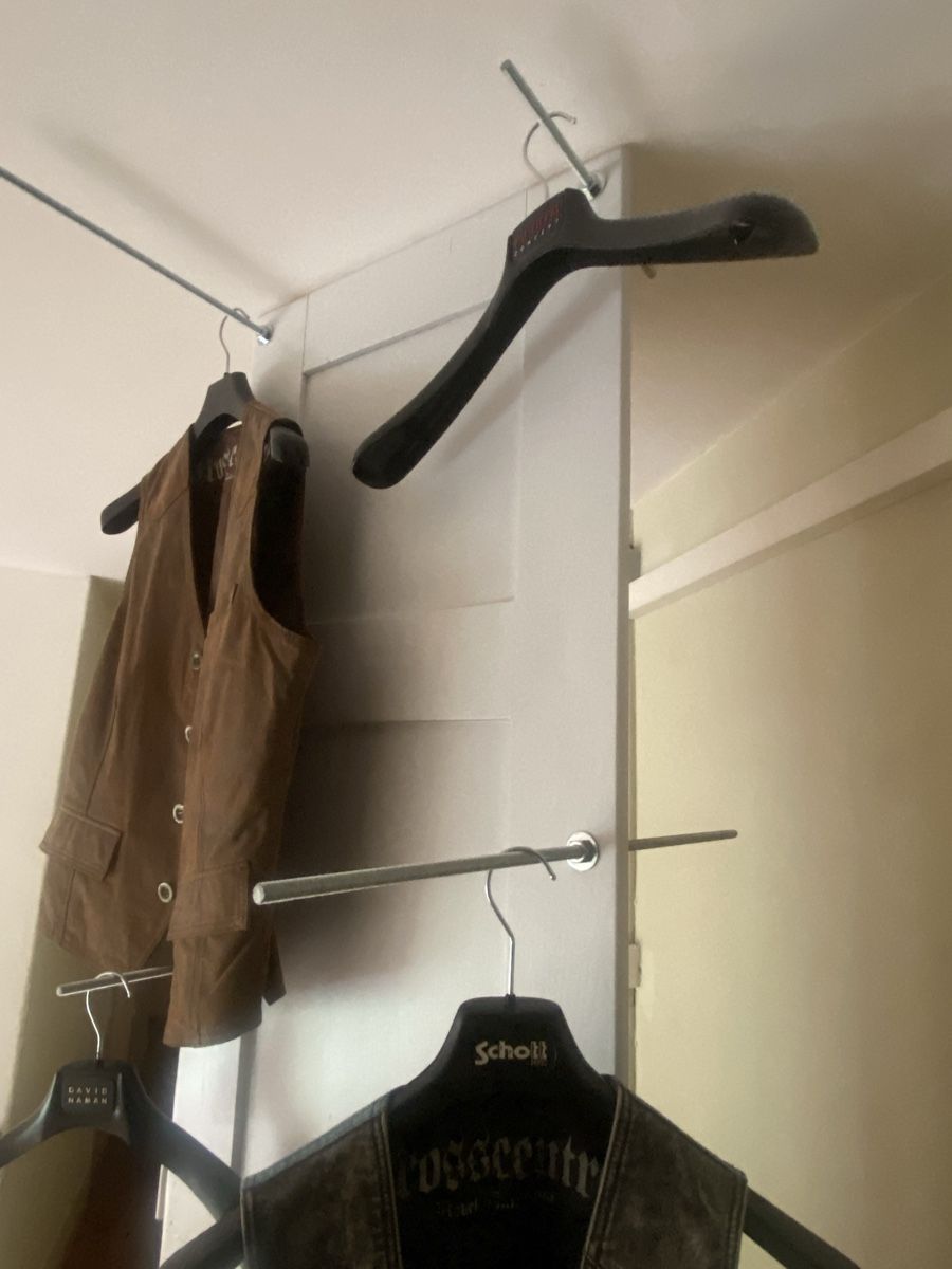 Guardaroba: Rollgarderobe – Nuovo (secondo la descrizione) da Bern venduto da chr_lz96 1