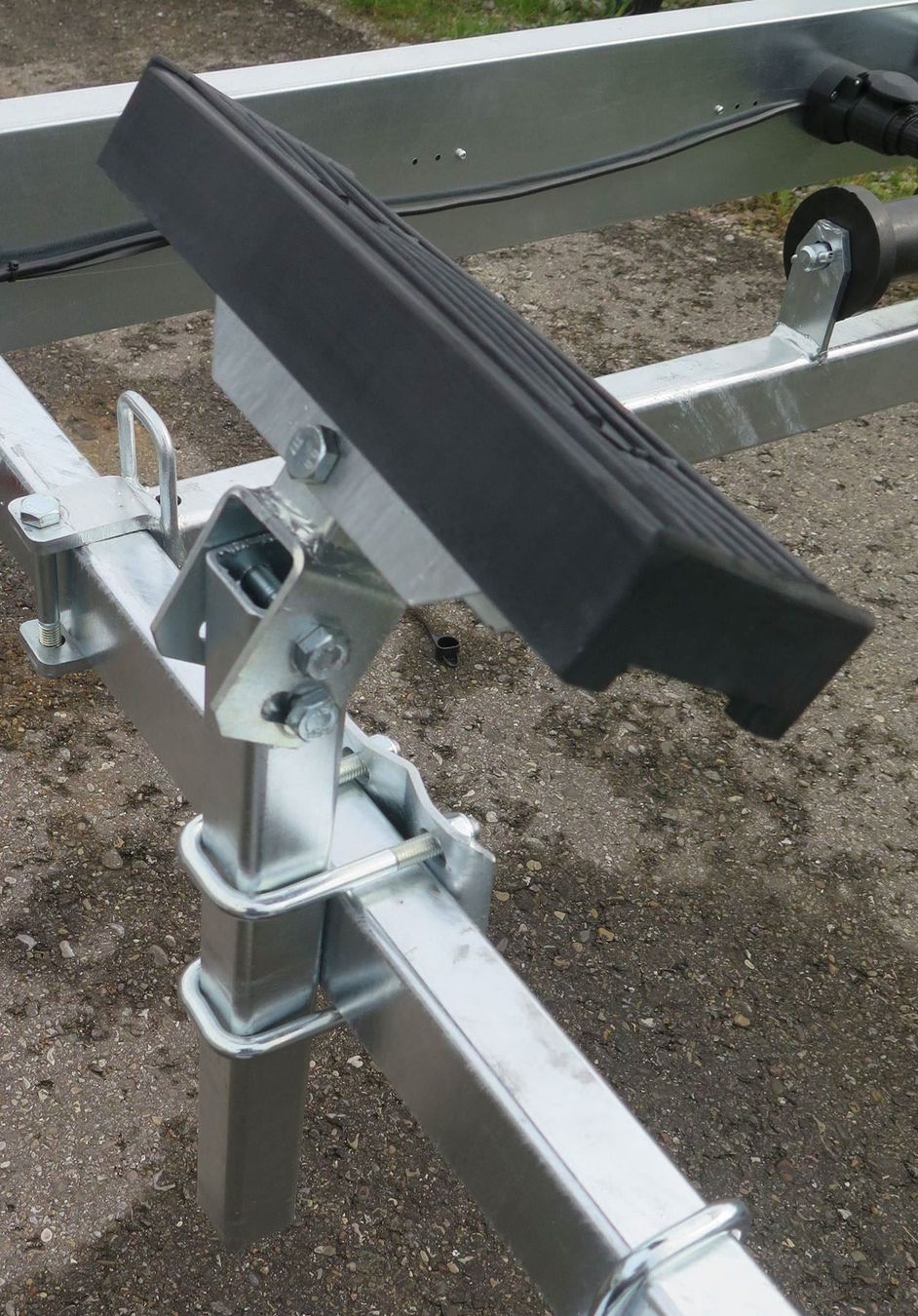 Rimorchi: Bootauflage Bootsauflage 30cm Bootstütze – Nuovo (secondo la descrizione) da Elsau venduto da mietlift