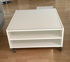 Clubtisch weiss mit Glasscheibe