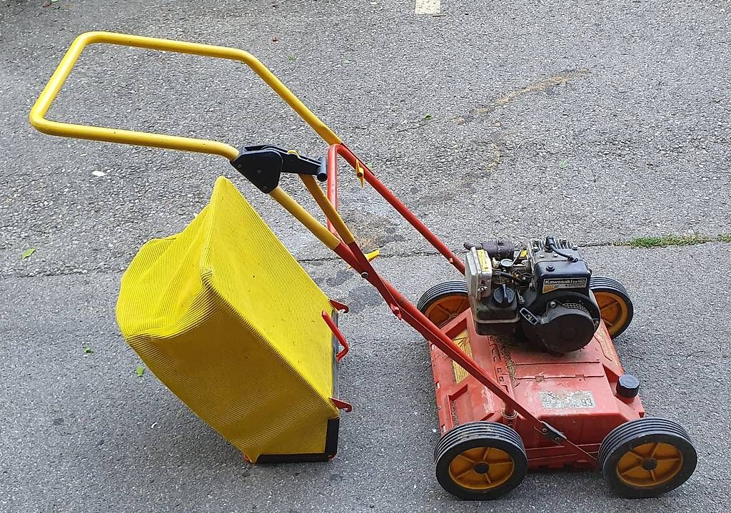 Wolf Garten Bodenbearbeitungsgeräte: Vertikutierer- Rasenlüfter, mit Benzinmotor, Wolf – Gebraucht aus Winterthur von BauTeilLaden2000