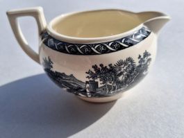 Wedgwood Milchgiesser / Milchkännchen Etruria schwarzDekor