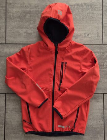 Softshell-Jacke Gr. 140, gut erhalten.
