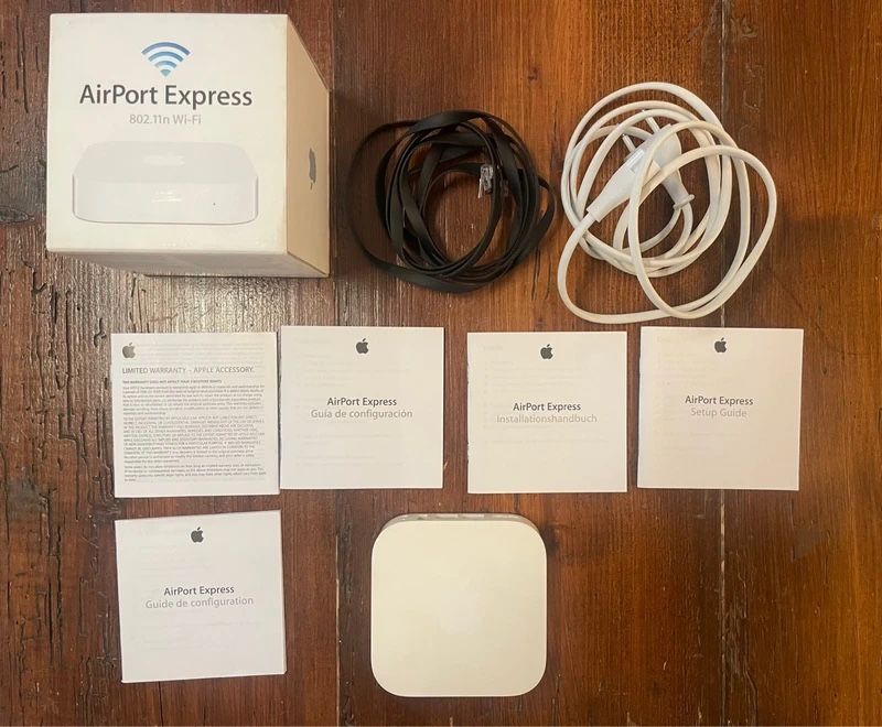 Apple Modem & Router: Apple AirPort Express 2 – Usato da Chiasso venduto da fairy81