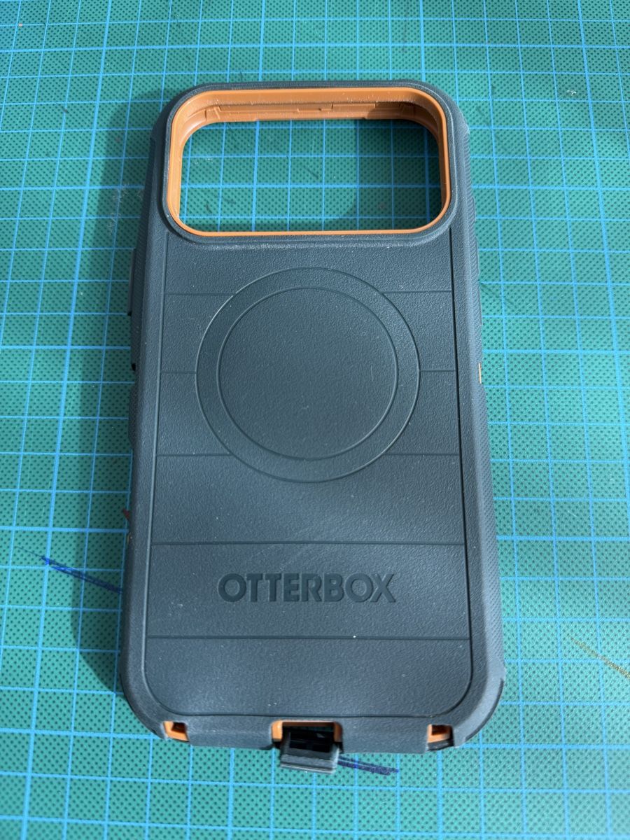 OtterBox Cover & Protezioni schermo: Otterbox Case Iphone 17 Pro Max – Usato da Basel venduto da schaeryo 1
