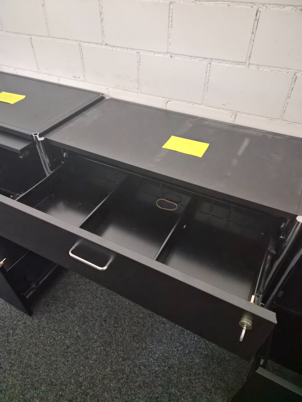 Cassettiere: 6x Korpus Büro – Usato da Frauenfeld venduto da Verein_Murghof 3