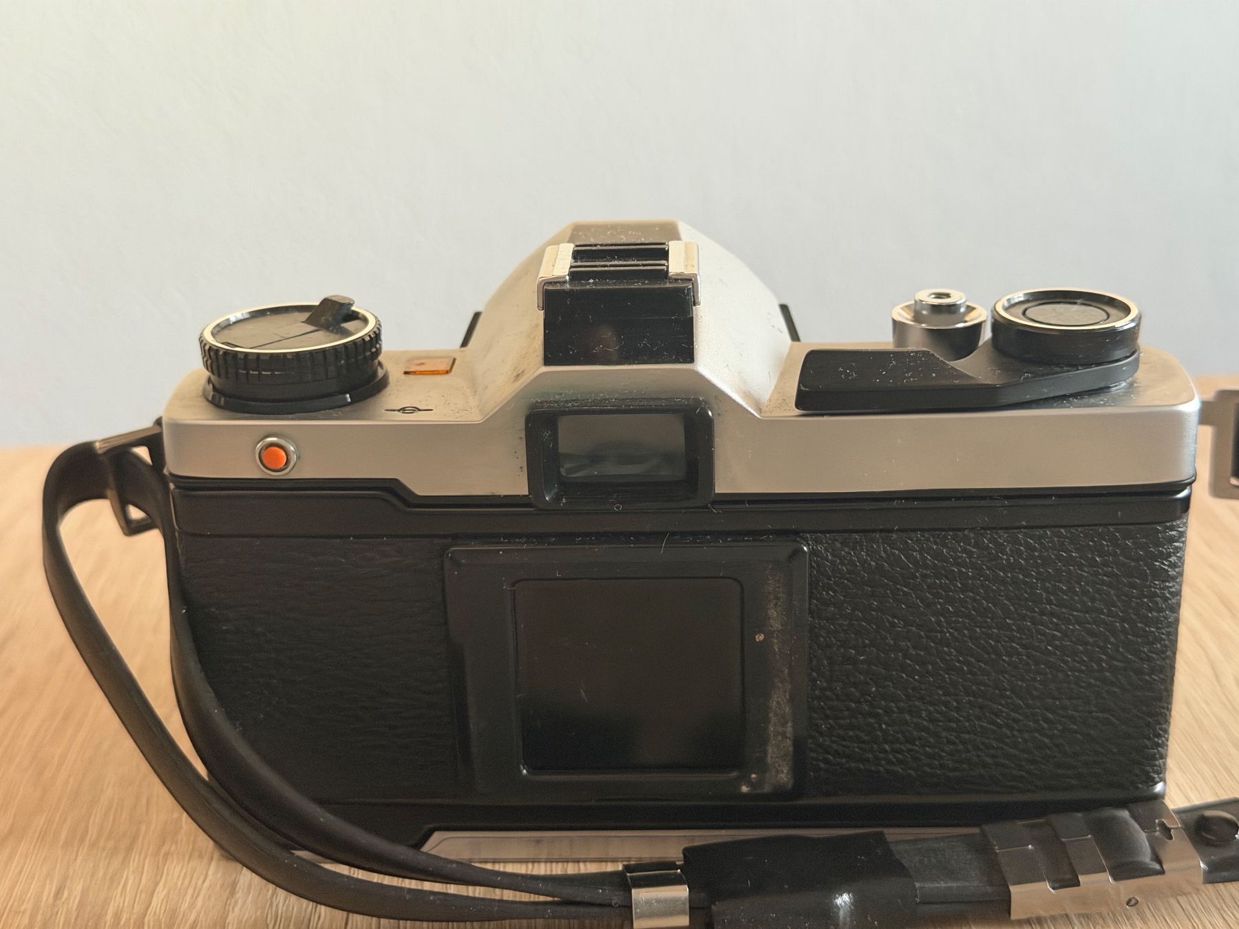 Mamiya Kamera: Mamiya NC1000s Analog Kamera mit Osram Blitzgerät. – Gebraucht aus Root von SWI6037 2