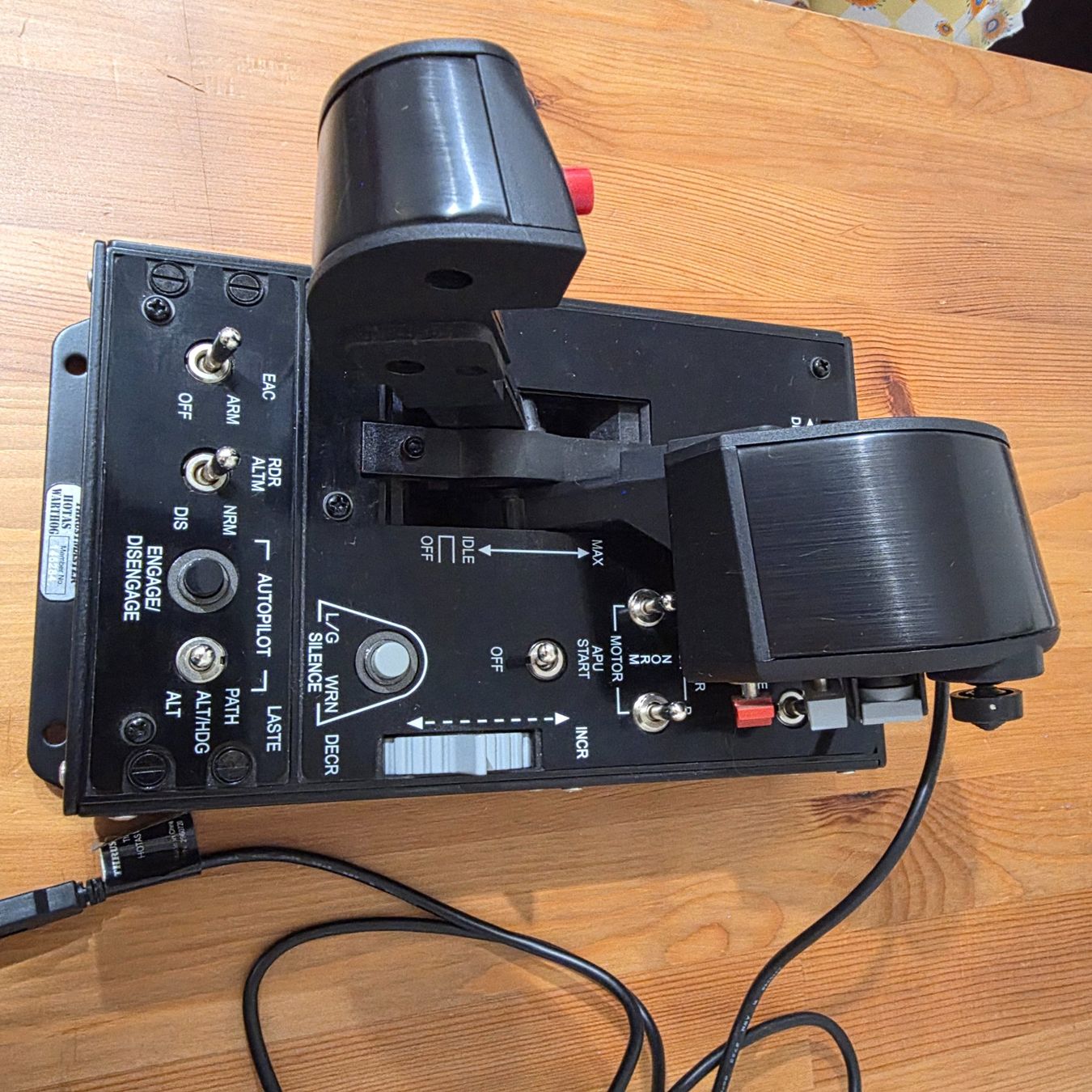 Thrustmaster Manettes: Thrustmaster Joystick Hotas Warthog Flight Stick + Dual Thro – D'occasion à Basel par Domiburk 6