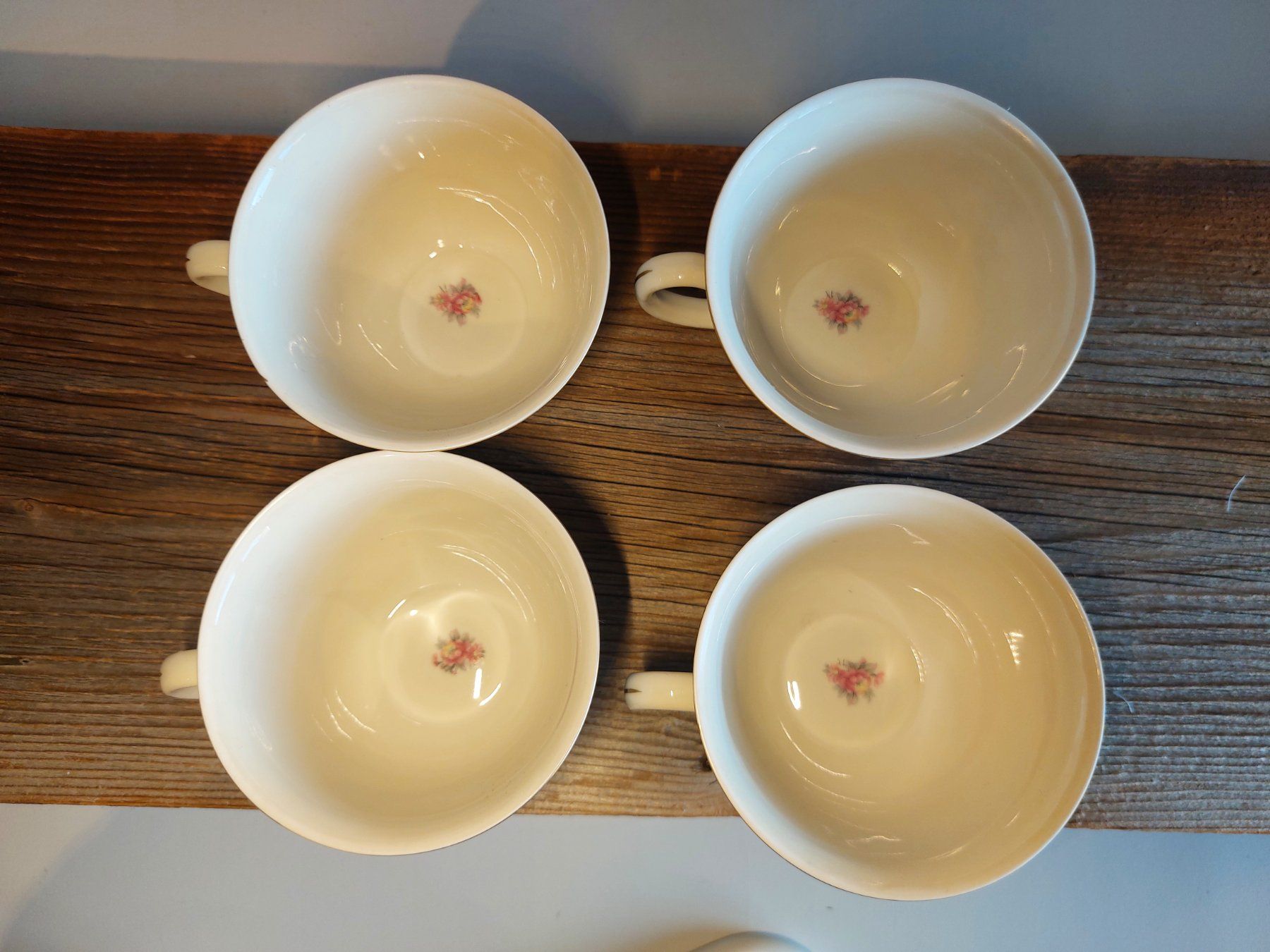 Set di piatti: Kaffeeservice mit Rosenmuster, Langenthal, Top Zustand – Usato da Heerbrugg venduto da Sonytime 1