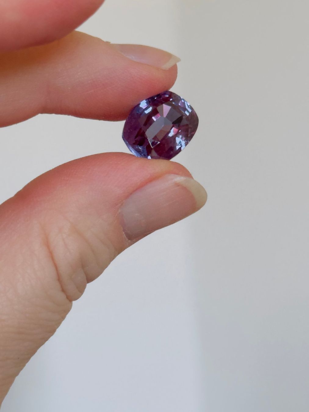 Edelsteine: 10.95 Ct Color Change Certified – Neu und originalverpackt aus Genève von AWWA 7