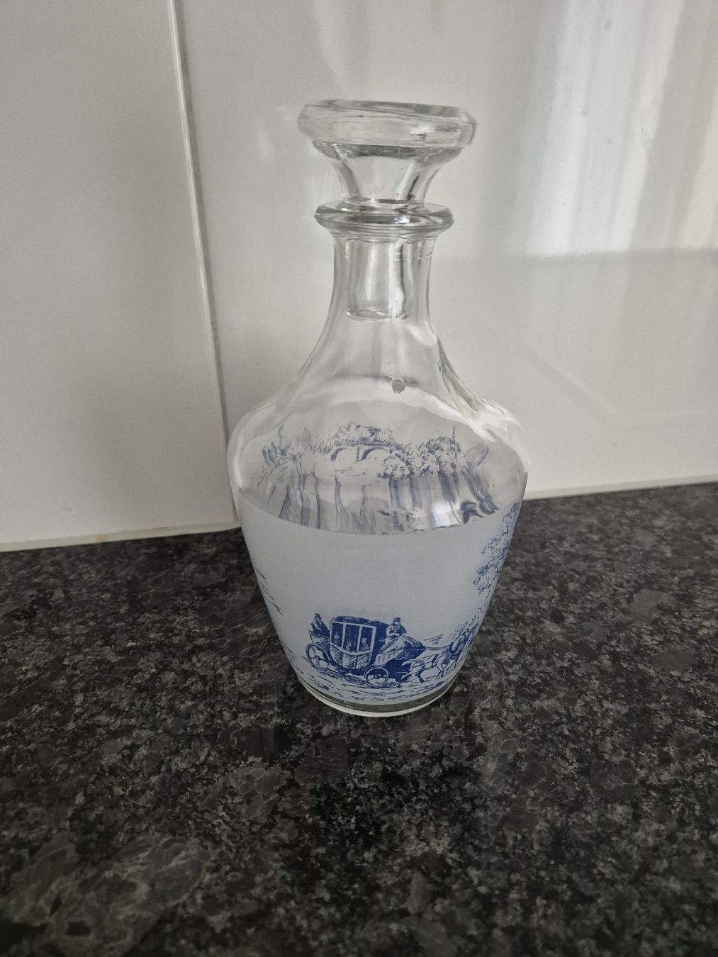 Altro: Glaskaraffe Schnapsflasche mit blauem Landschaftsbild – Usato da Langenthal venduto da Polarisstern