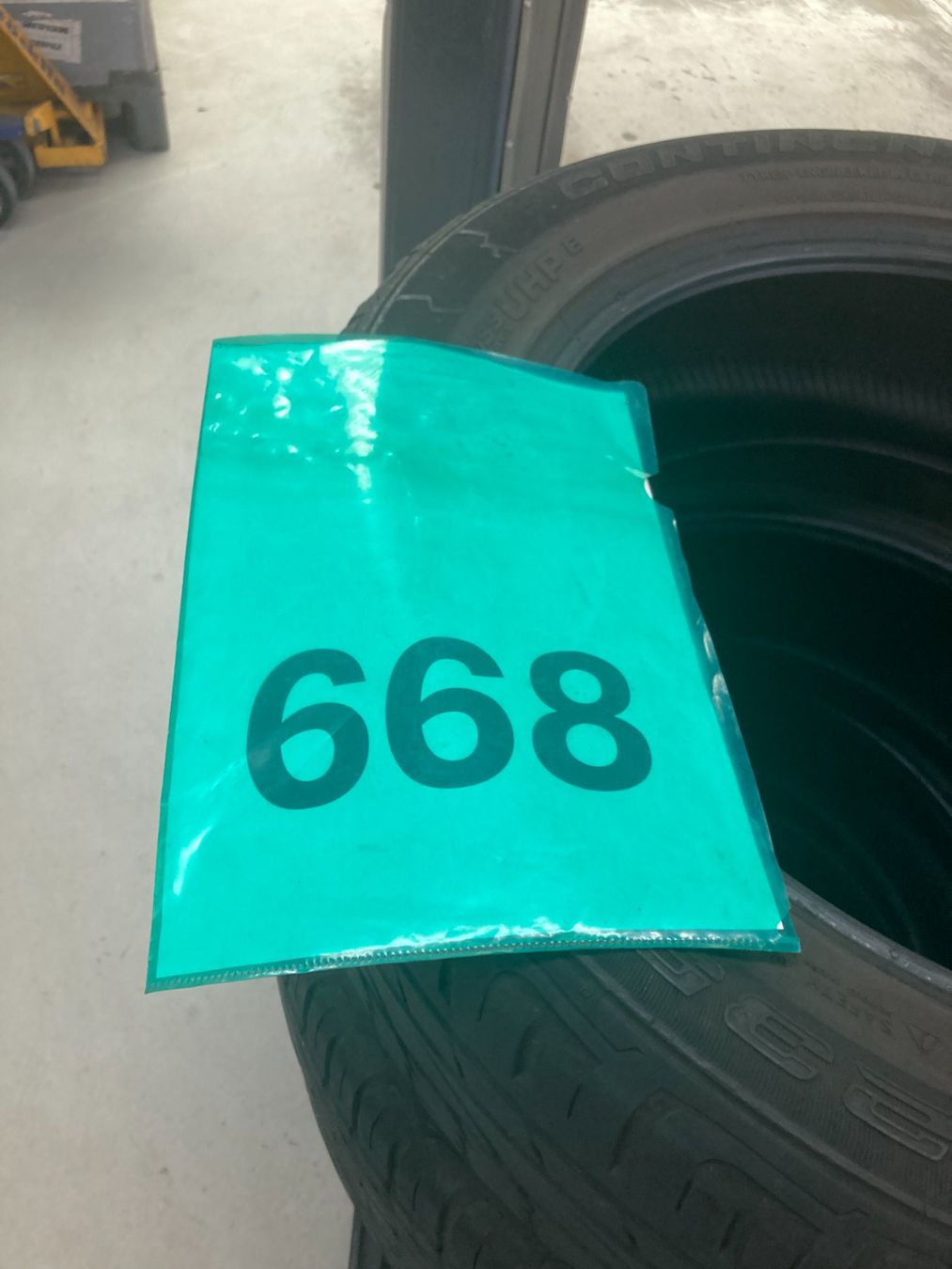 Continental Pneus & Kompletträder: 235/55R19 Sommerpneu Continental – Gebraucht aus Cham von WB2223 6