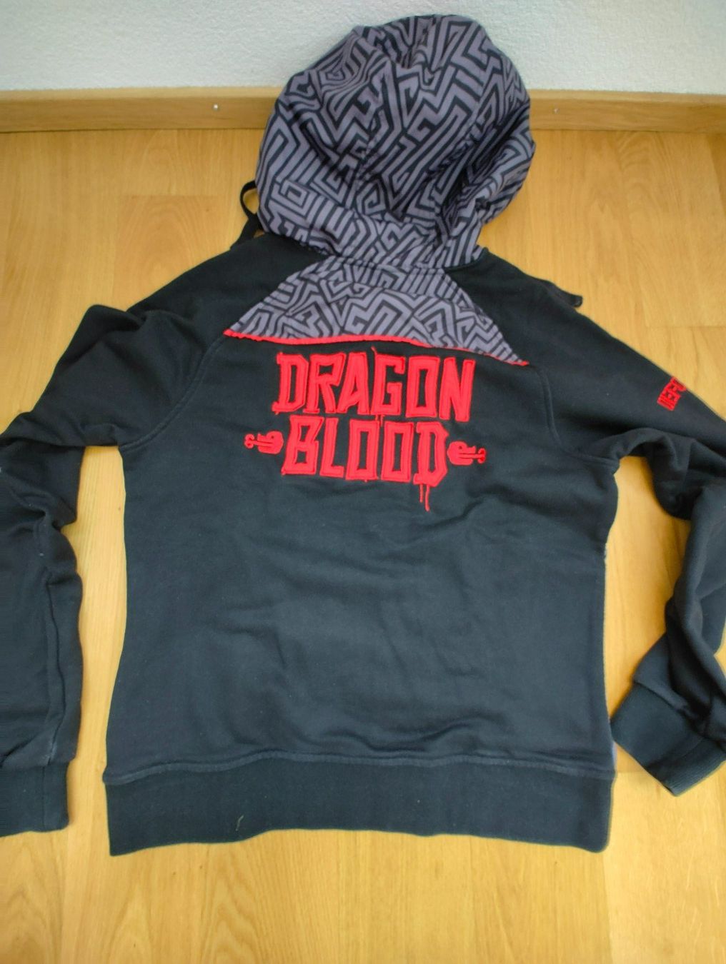 Pullover & Sweatshirts: Defqon.1 Hoody / Kapuzenpullover – Gebraucht aus Schwyz von Balmer92 2