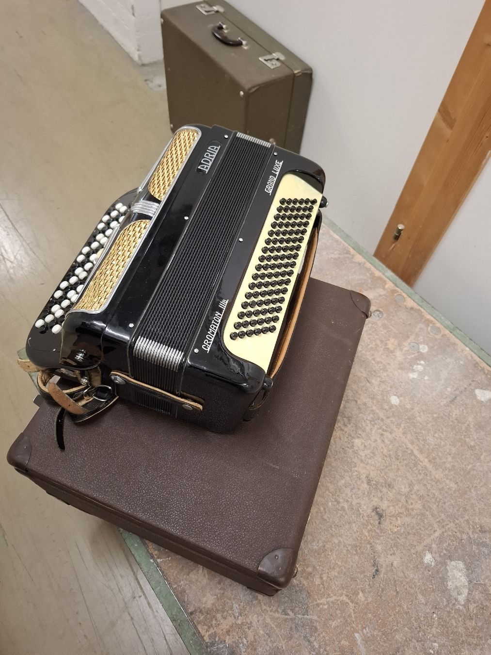 Strumenti musicali: chromatish orgeli – Usato da Villeneuve venduto da BibiVintage 1
