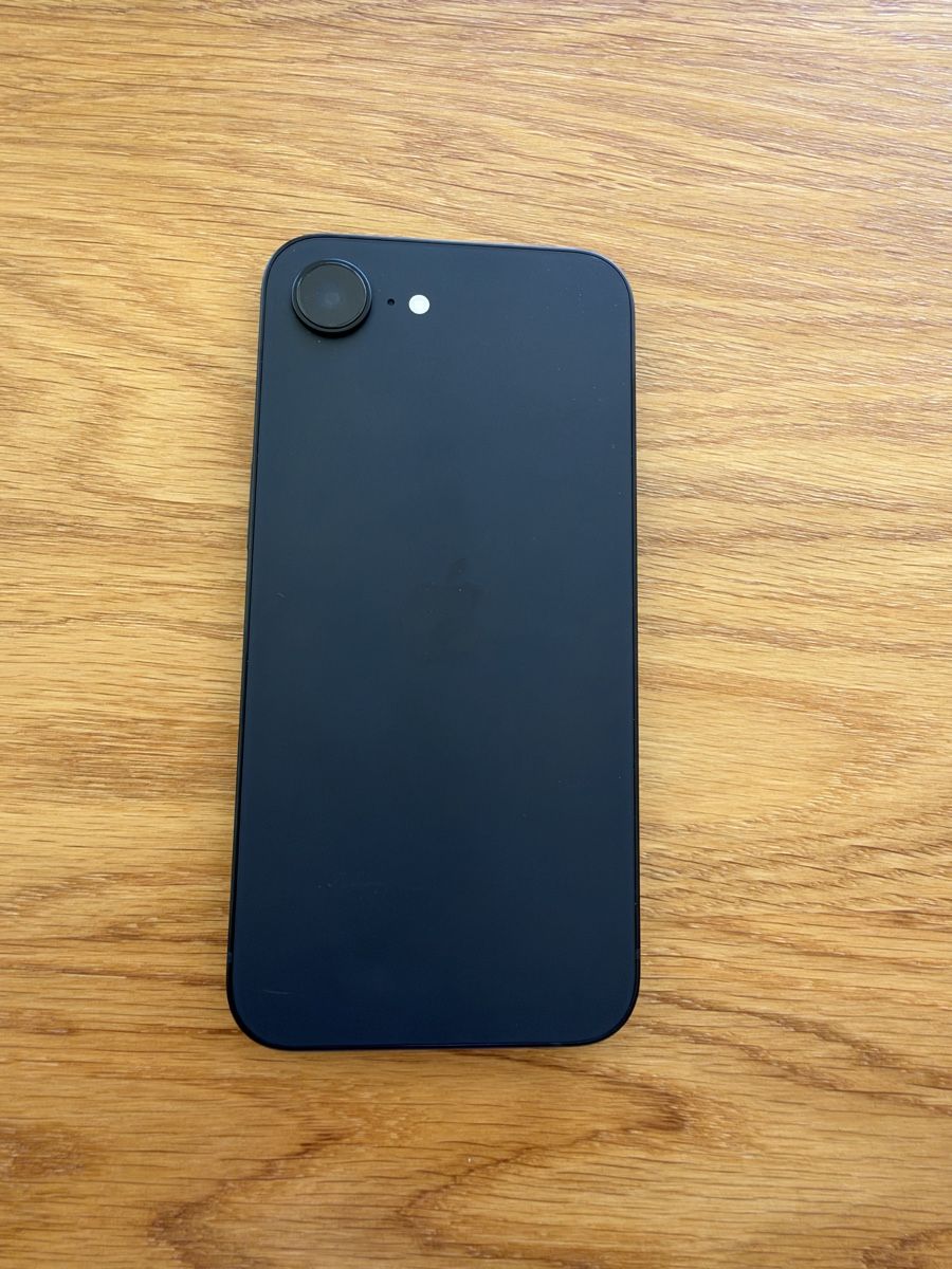 Apple Telefoni cellulari / Smartphones: iPhone 16e schwarz 128GB – Nuovo (secondo la descrizione) da Küsnacht ZH venduto da iphone4swiss 1
