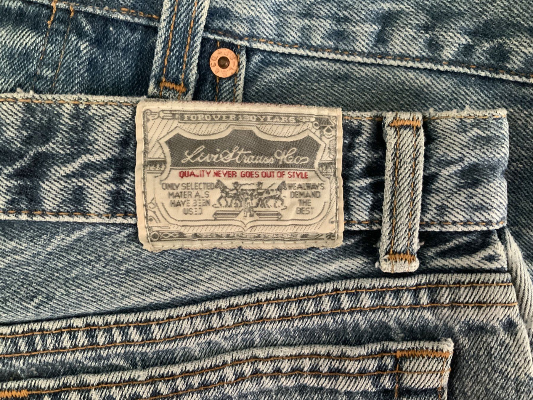 Levi's Jeans: Levi's Jeans 716 Silverstar Unisex – Gebraucht aus Wil SG von horizonte254 2