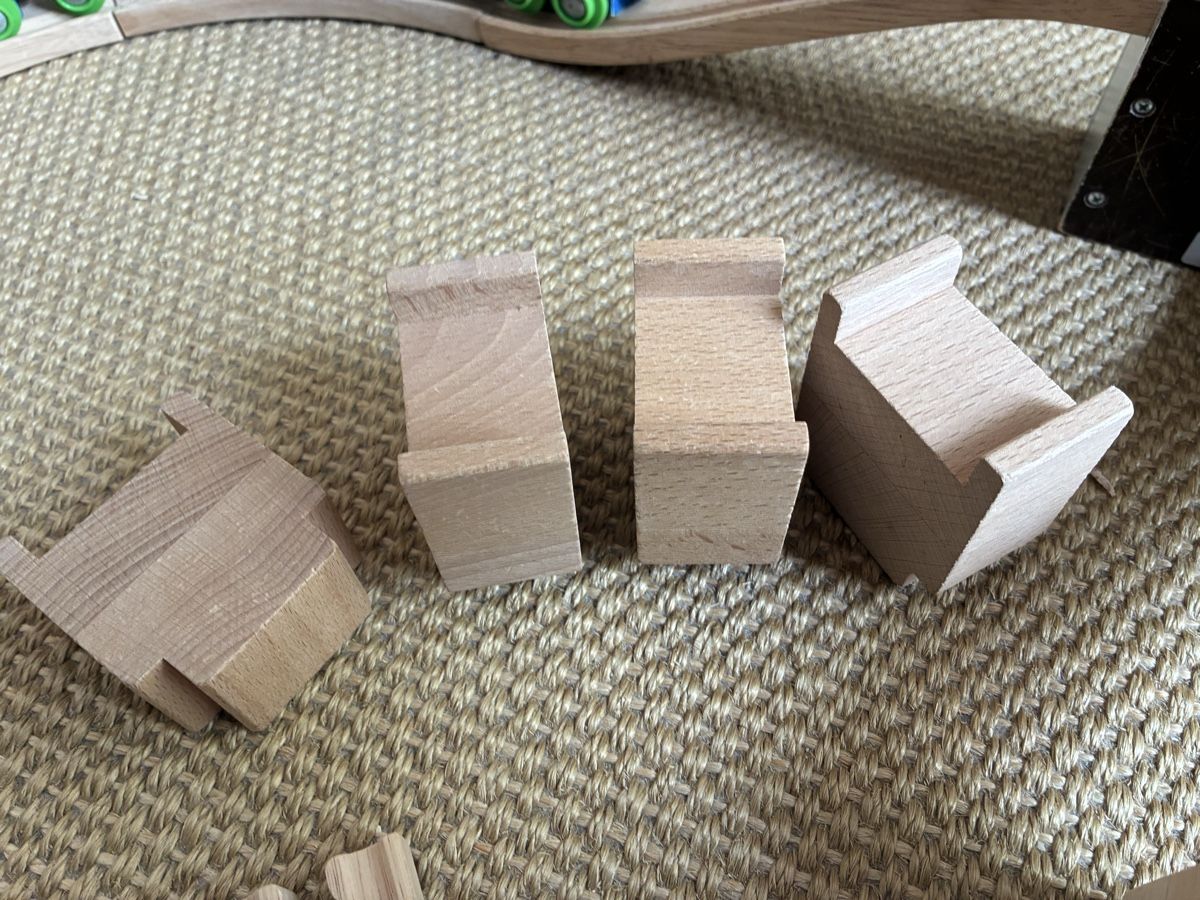 Tchibo Giocattoli: Wooden train set from Tchibo – Usato da Lucens venduto da metaD 2