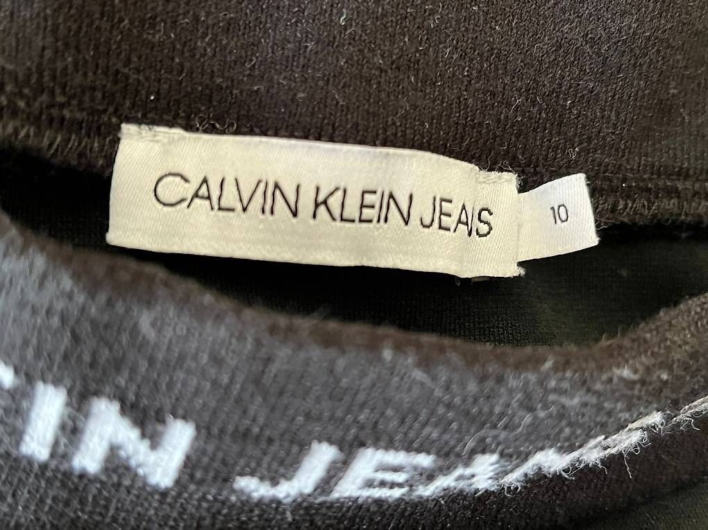 Vestiti & Gonne: Jupe Calvin Klein 10 ans – Usato da Geneveys-Coffrane venduto da gg_r2xd 1